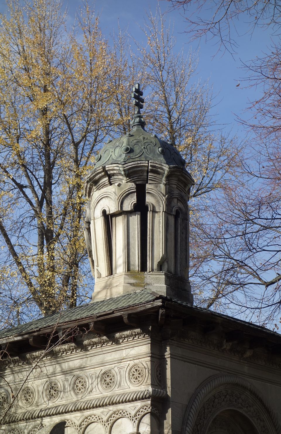 Bellu Cemetery